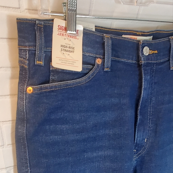 Levi Strauss Signature High Rise Straight Jeans - Picture 2 of 11